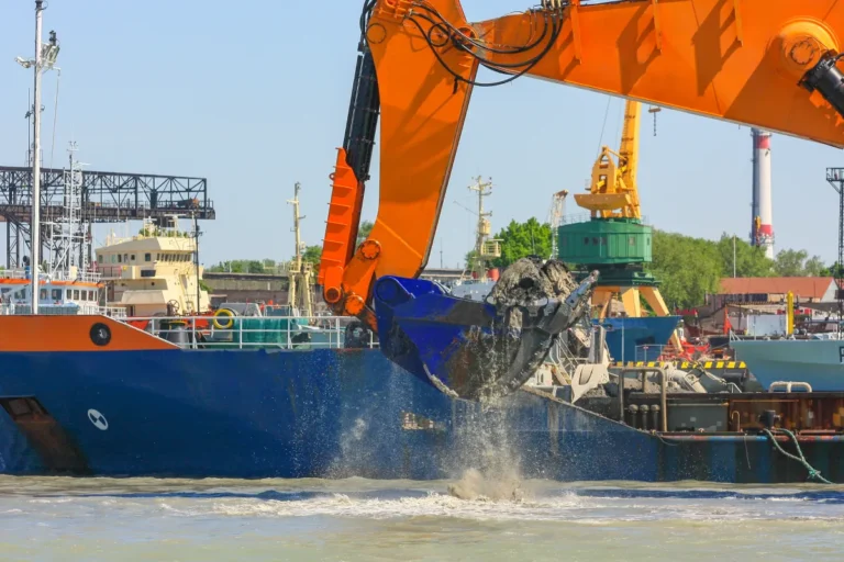 Factors to Consider When Choosing the Right Dredge Rental Provider